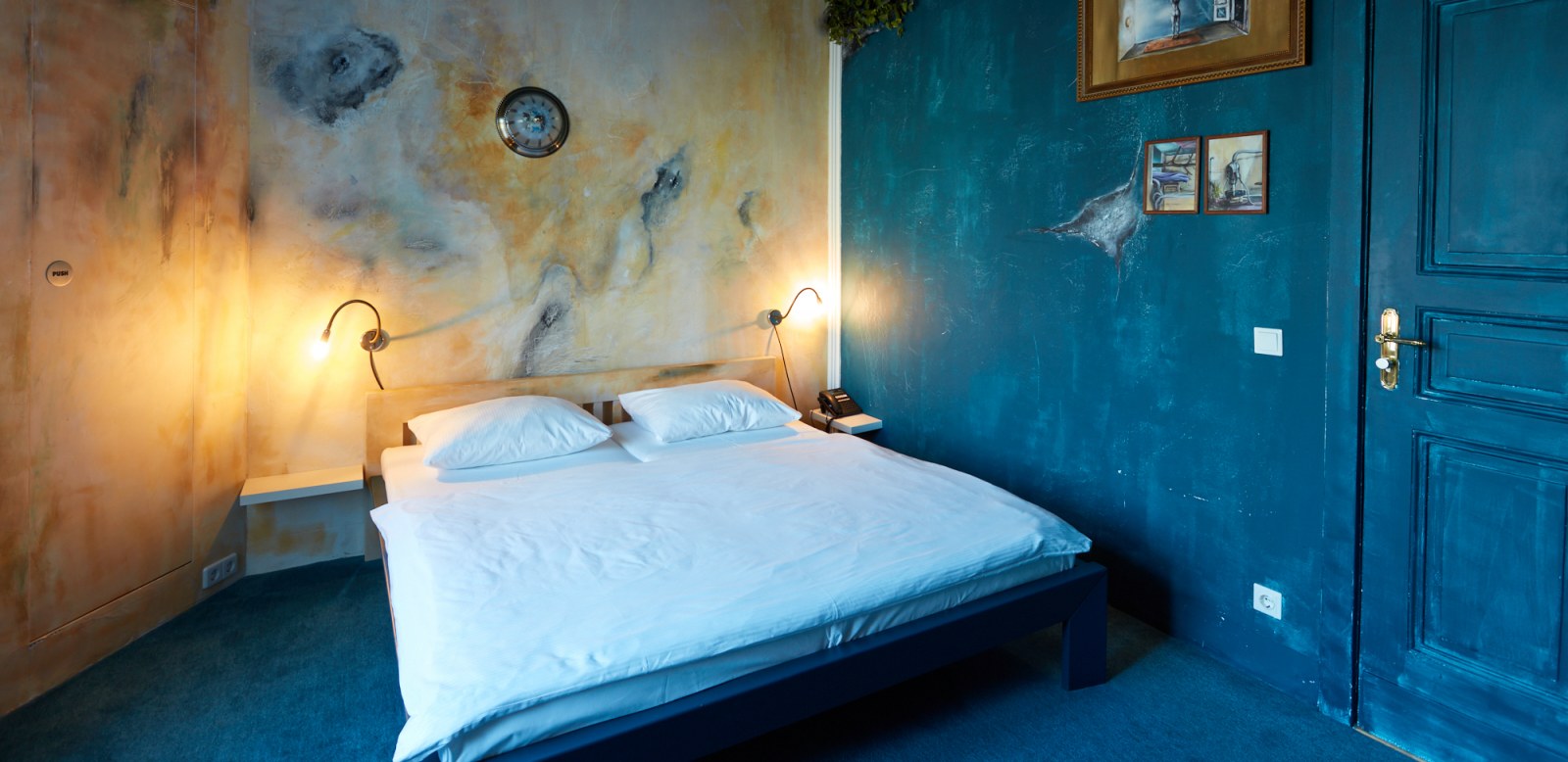 In situ room designed by artist Kevin Lüdicke