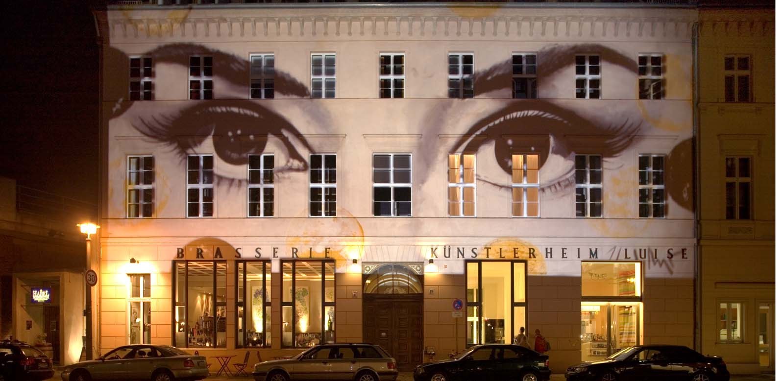 Das Arte Luise Kunsthotel bei Nacht in Berlin Mitte
