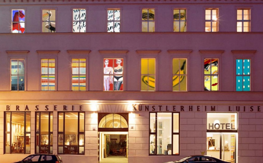 Das Arte Luise Hotel in Berlin Mitte bei Nacht