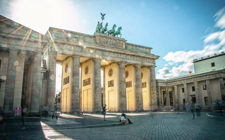 Das Brandenburger Tor in Berlin Mitte nähe Hauptbahnhof